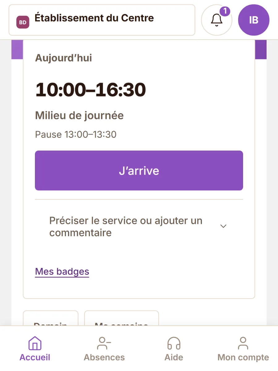 La carte Aujourd’hui sur le téléphone d’une salariée, avec son service et le bouton J’arrive